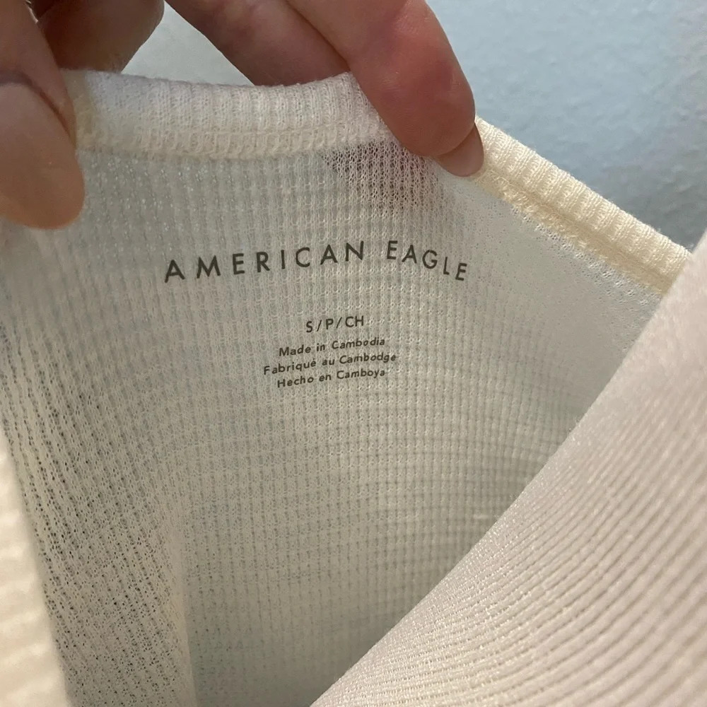 AMERICAN EAGLE Sleeveless Henley, Size Small - Picture 4 of 4